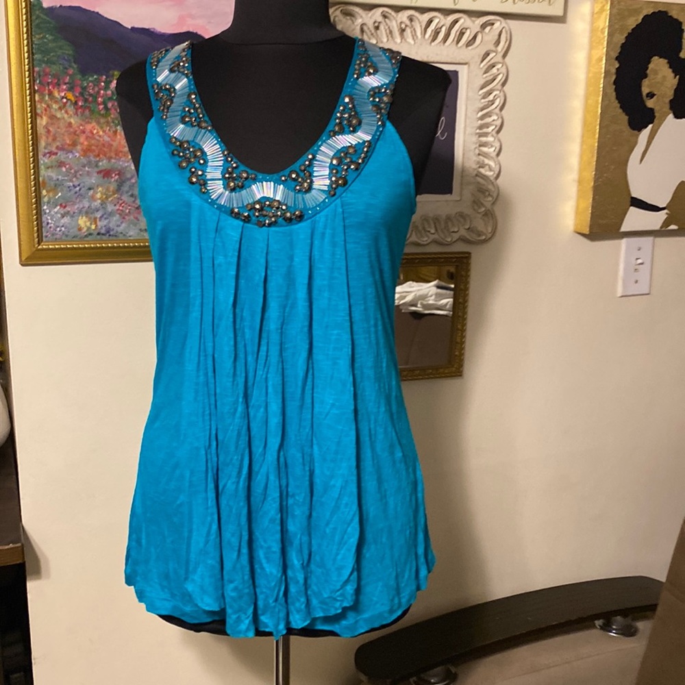 NWOT DTF women’s size L top with very nice decorations in excellent cond…